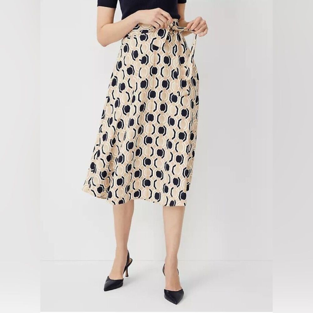 Ann Taylor‎ Size 4 Geo Print Tie Waist Midi Skirt Tan Black White Flattering